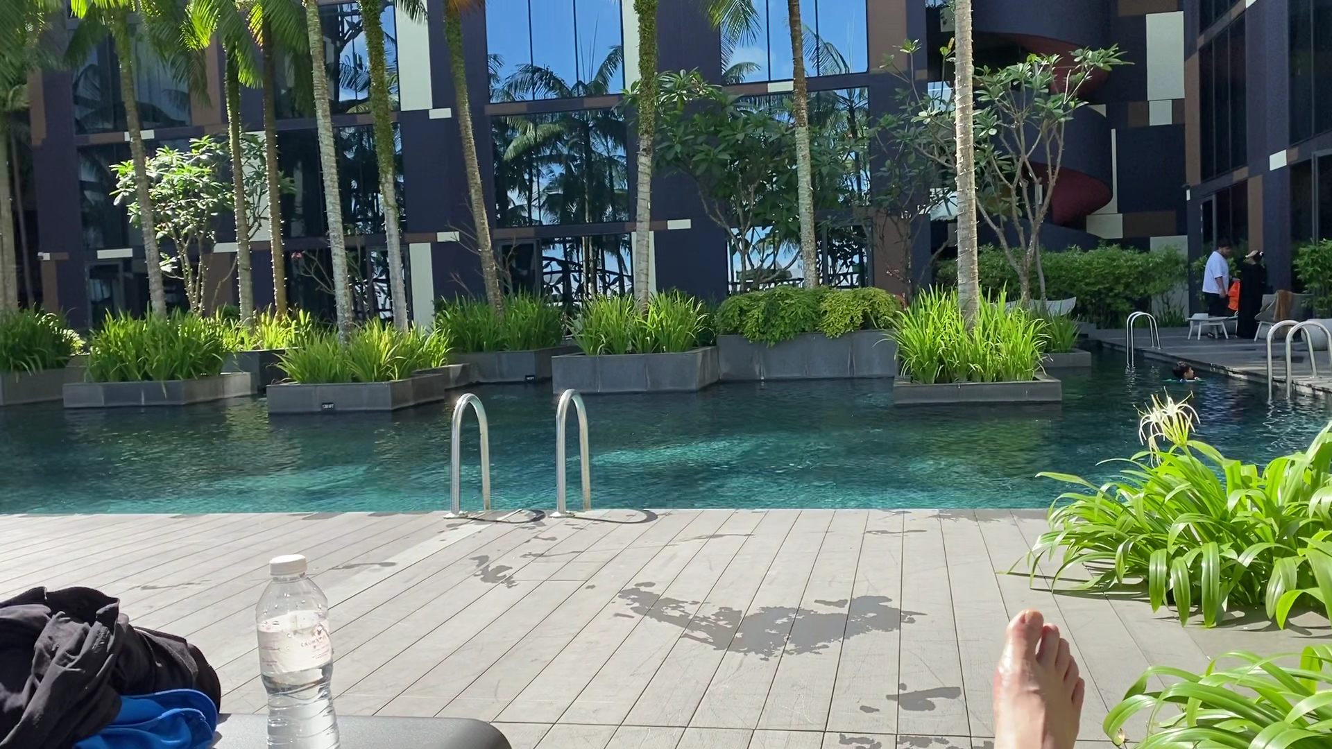 Crowne Plaza (Changi Airport) exterior
